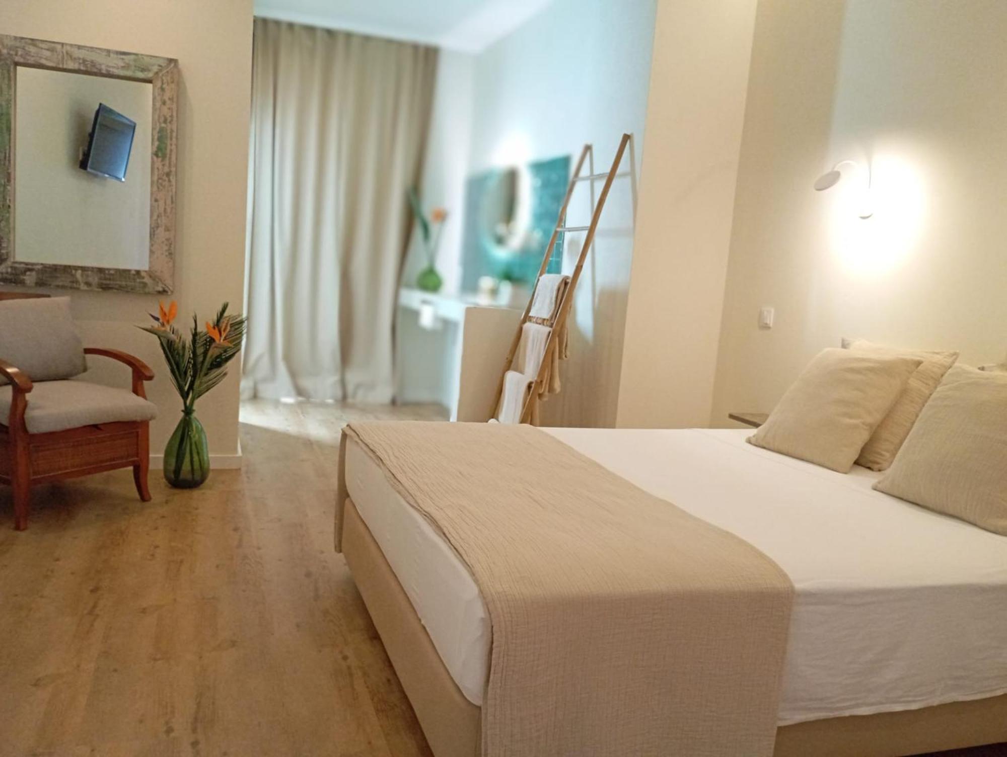Santa Cruz - B&B Lagos Dış mekan fotoğraf